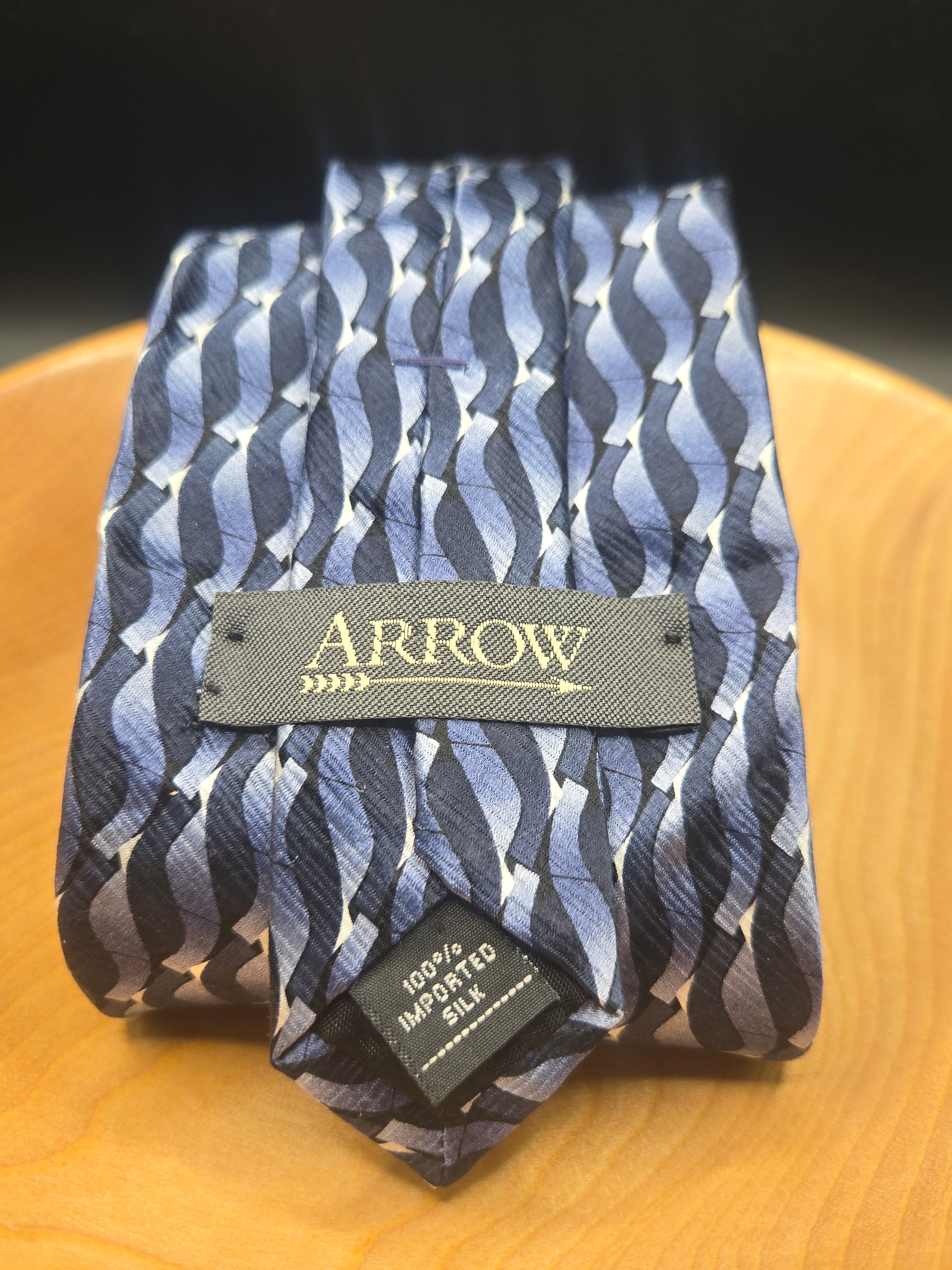 90s Arrow Silk Tie – Dark Blue Modern Geometric Print