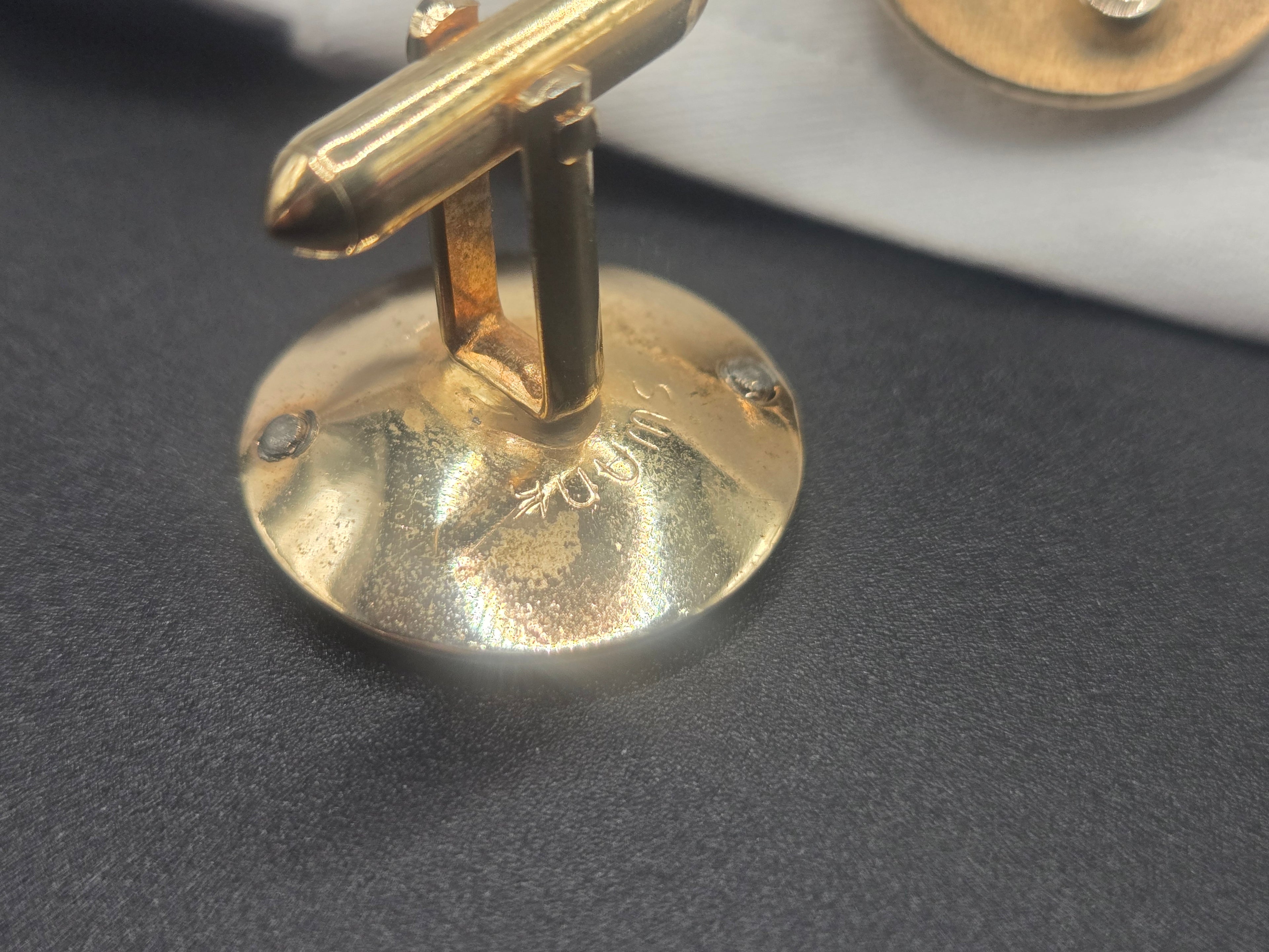 Swank Gold Ton K Cufflinks