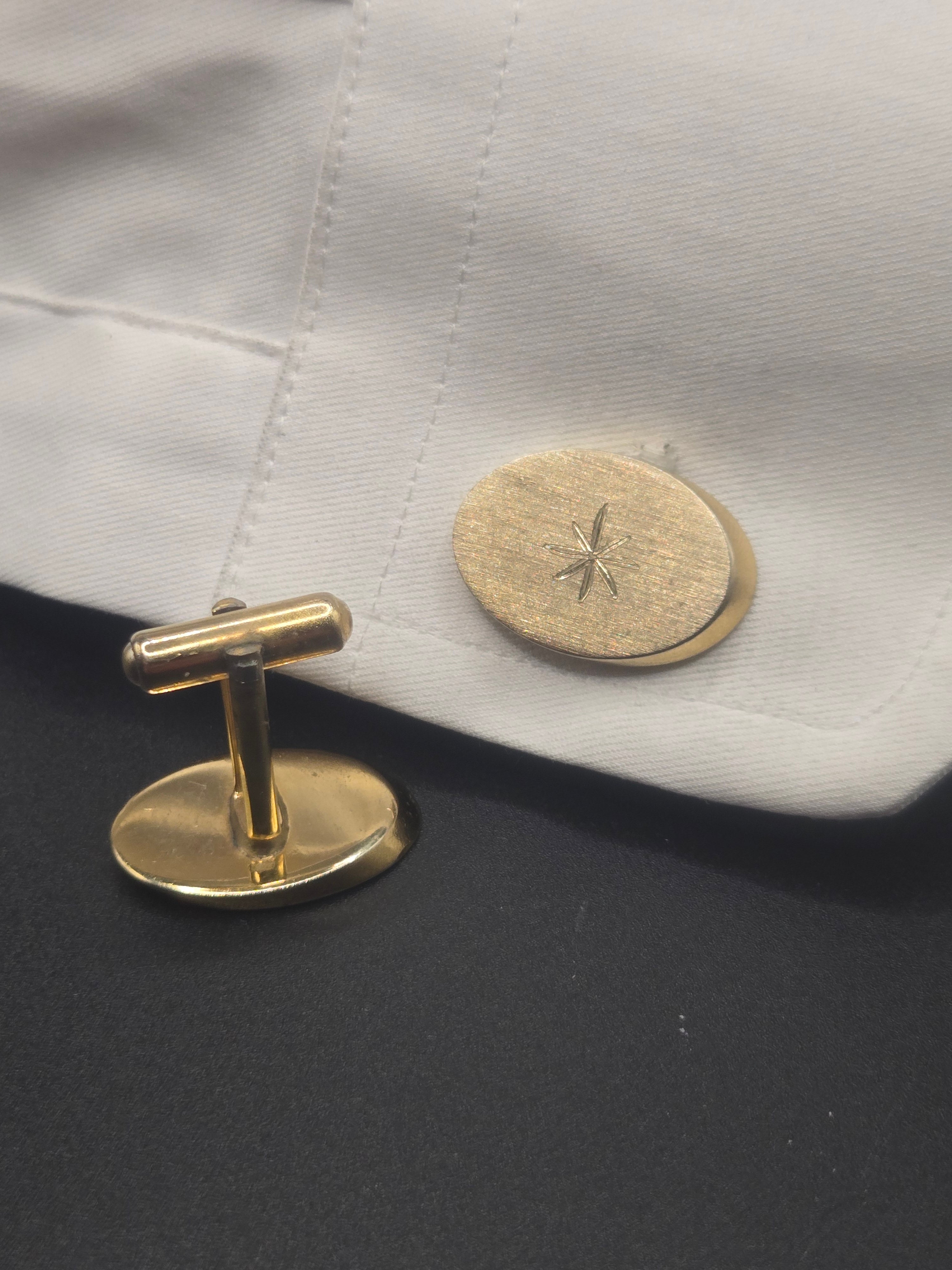 Sophisticated Gold Tone Oval Cufflinks – North Star Engraved Design